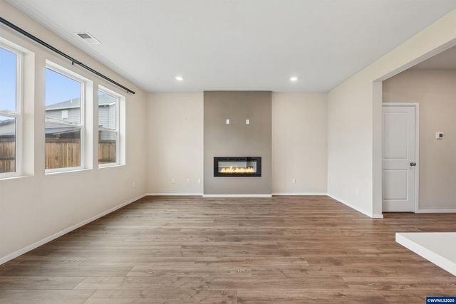 4889 Navigation Av NE, Salem, OR 97305