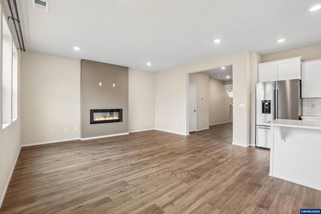 4889 Navigation Av NE, Salem, OR 97305