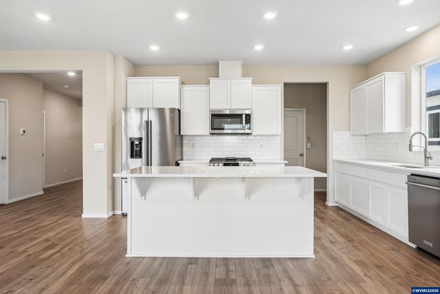 4889 Navigation Av NE, Salem, OR 97305