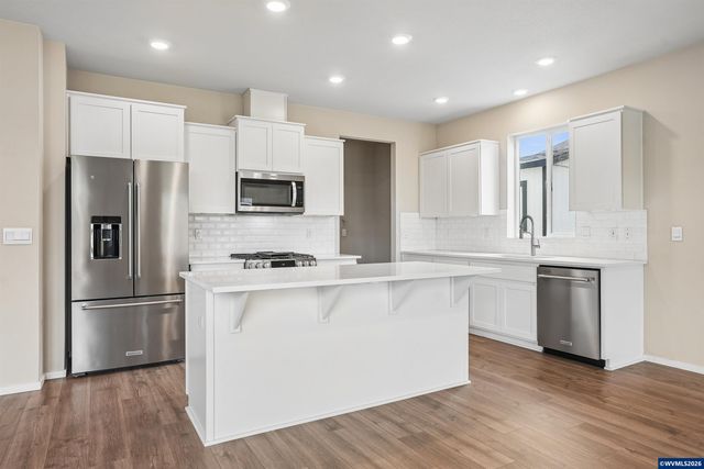 4889 Navigation Av NE, Salem, OR 97305