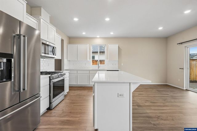 4889 Navigation Av NE, Salem, OR 97305