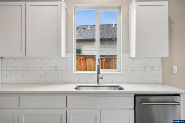 4889 Navigation Av NE, Salem, OR 97305