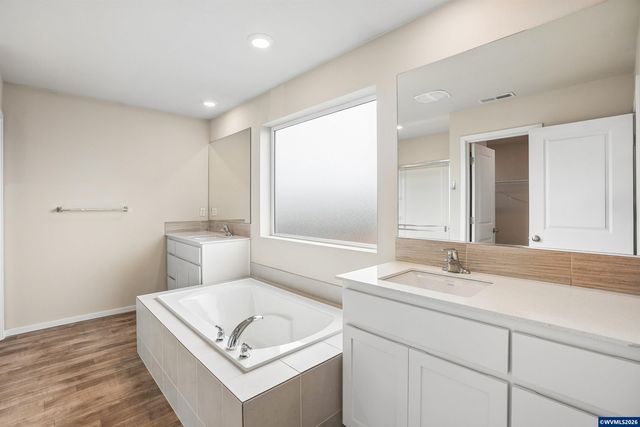 4889 Navigation Av NE, Salem, OR 97305