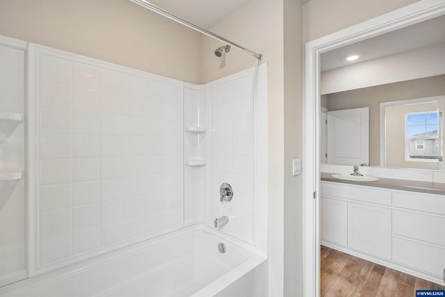 4889 Navigation Av NE, Salem, OR 97305