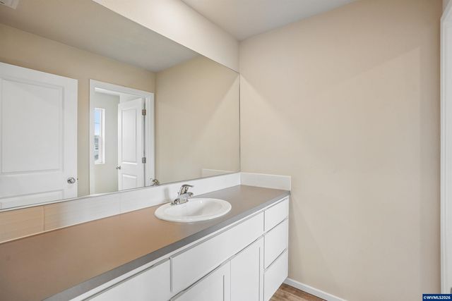 4889 Navigation Av NE, Salem, OR 97305