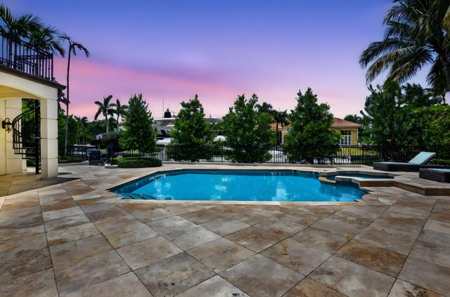 377 E Coconut Palm Road, Boca Raton, FL 33432