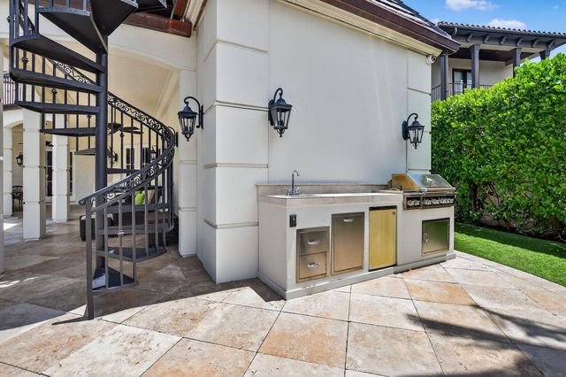 377 E Coconut Palm Road, Boca Raton, FL 33432