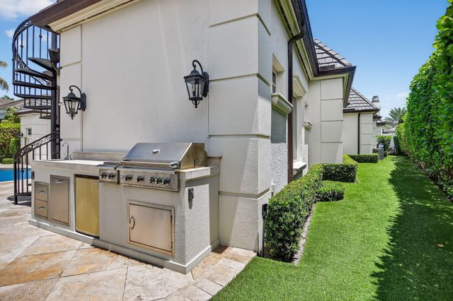 377 E Coconut Palm Road, Boca Raton, FL 33432