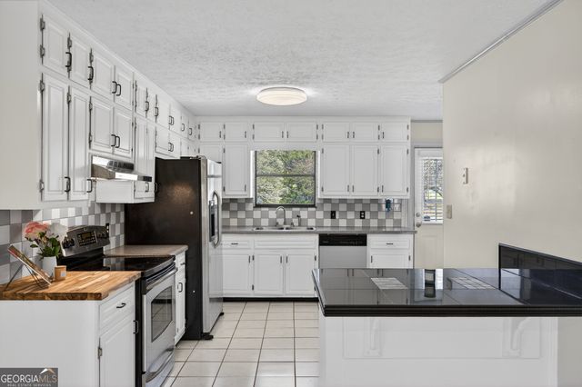 5 Hearthstone Drive, Stockbridge, GA 30281