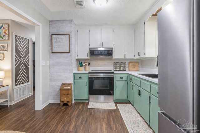 2511 W Kingsfield Dr, Cantonment, FL 32533