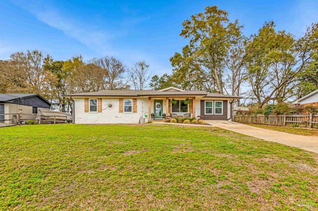 2511 W Kingsfield Dr, Cantonment, FL 32533