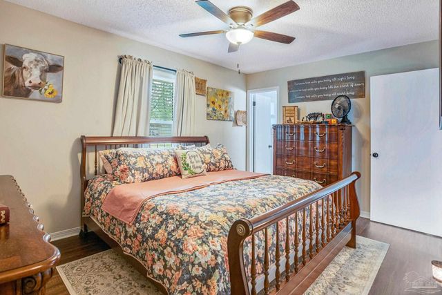 2511 W Kingsfield Dr, Cantonment, FL 32533