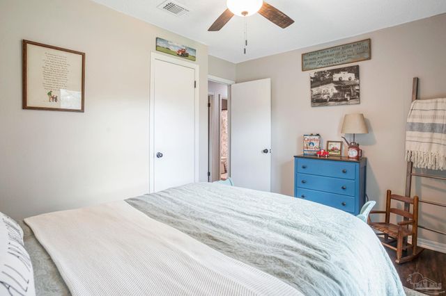 2511 W Kingsfield Dr, Cantonment, FL 32533