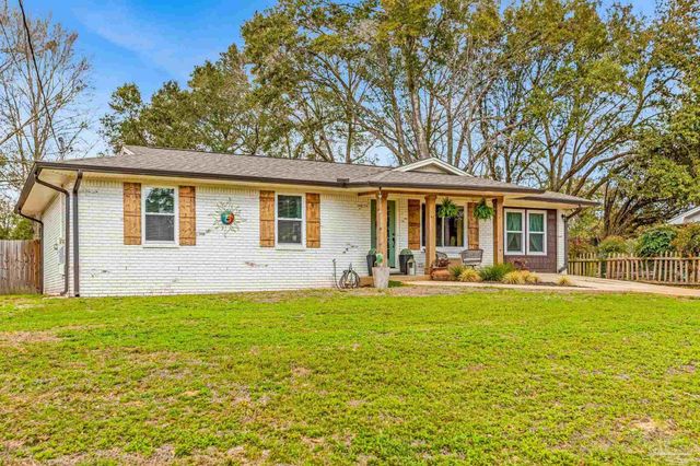 2511 W Kingsfield Dr, Cantonment, FL 32533