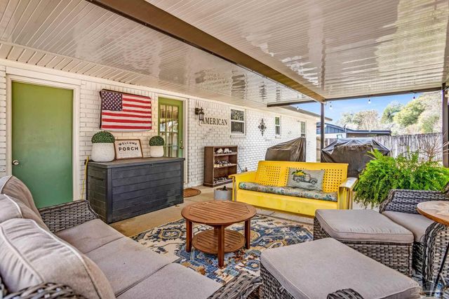 2511 W Kingsfield Dr, Cantonment, FL 32533