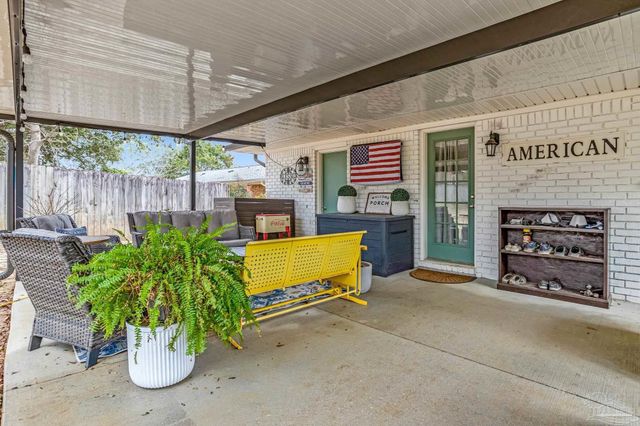 2511 W Kingsfield Dr, Cantonment, FL 32533