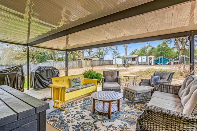 2511 W Kingsfield Dr, Cantonment, FL 32533