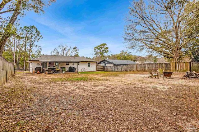 2511 W Kingsfield Dr, Cantonment, FL 32533