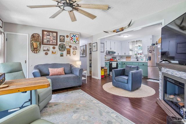 2511 W Kingsfield Dr, Cantonment, FL 32533