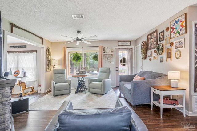 2511 W Kingsfield Dr, Cantonment, FL 32533