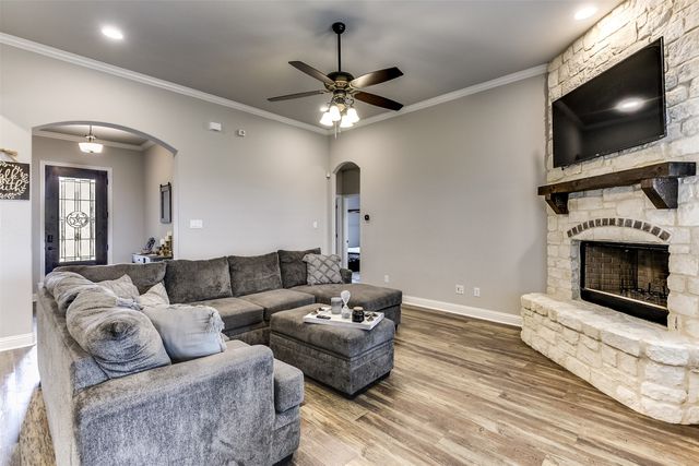 201 Evening Fire Drive, Waxahachie, TX 75167