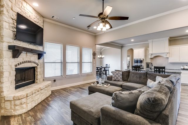 201 Evening Fire Drive, Waxahachie, TX 75167