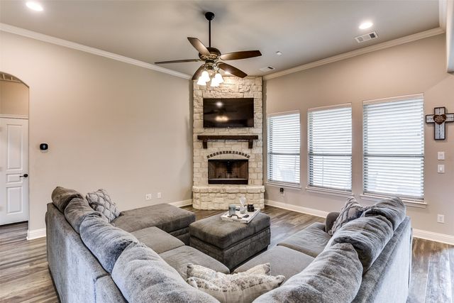 201 Evening Fire Drive, Waxahachie, TX 75167