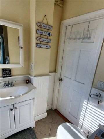 11 Hammond Street 2, Newport, RI 02840