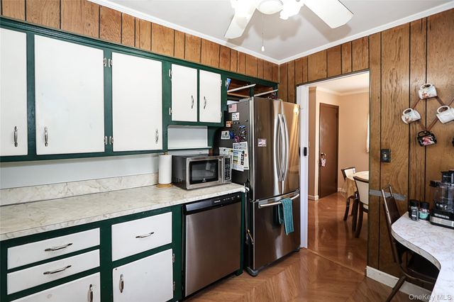 11 Elton Street, Westbury, NY 11590