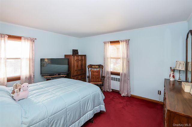 11 Elton Street, Westbury, NY 11590