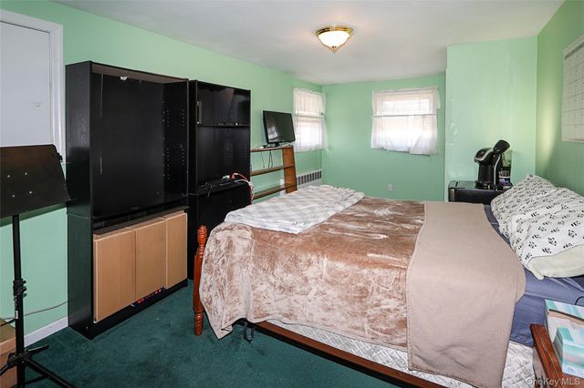 11 Elton Street, Westbury, NY 11590