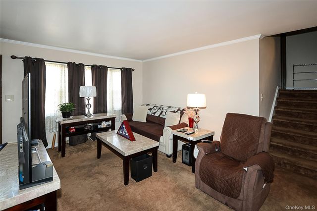 11 Elton Street, Westbury, NY 11590