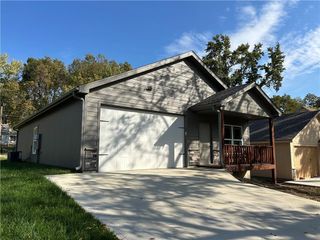 215 W Market Street, Warrensburg, MO 64093