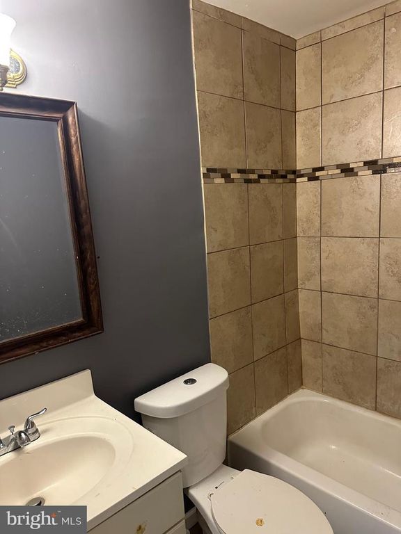 Image 14 of property listing at 1706 W LEXINGTON ST, Baltimore, MD 21223