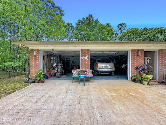 110 PATCH Street, Interlachen, FL 32148