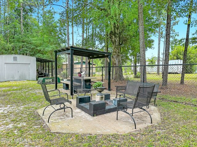 110 PATCH Street, Interlachen, FL 32148