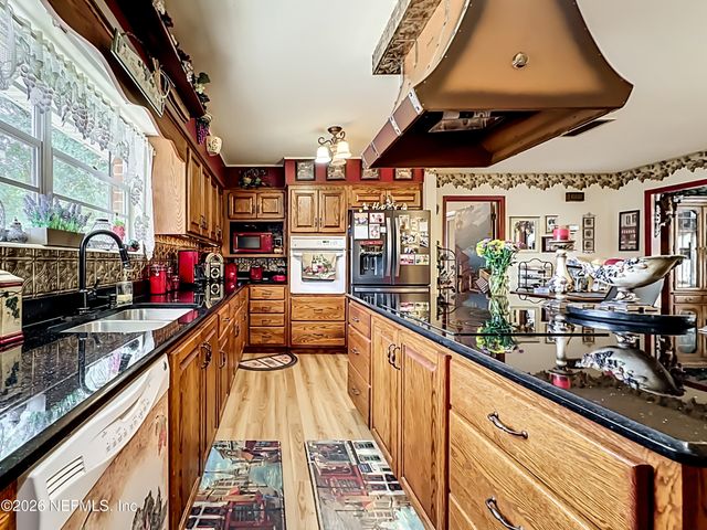 110 PATCH Street, Interlachen, FL 32148