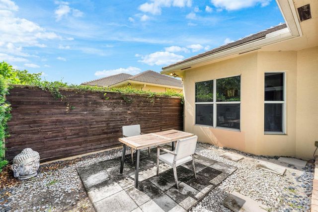 2068 Wightman Drive, Wellington, FL 33414