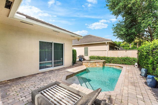 2068 Wightman Drive, Wellington, FL 33414