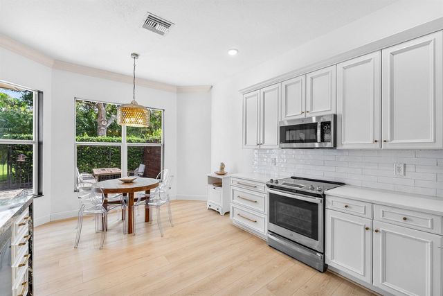 2068 Wightman Drive, Wellington, FL 33414