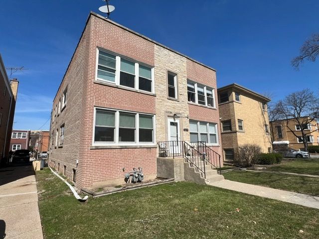 4952 HULL Street 2E, Skokie, IL 60077