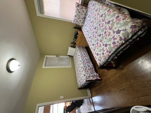 4952 HULL Street 2E, Skokie, IL 60077