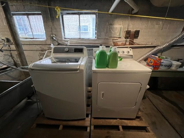 4952 HULL Street 2E, Skokie, IL 60077