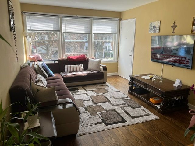 4952 HULL Street 2E, Skokie, IL 60077