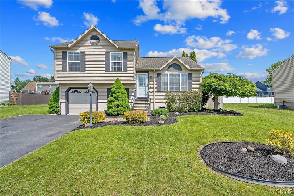5115 Old Barn Road, Clay, NY 13041