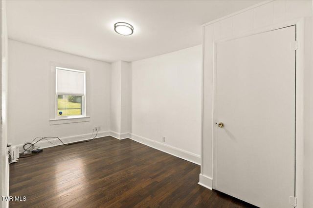 2736 West Walnut Street, Johnson City, TN 37604