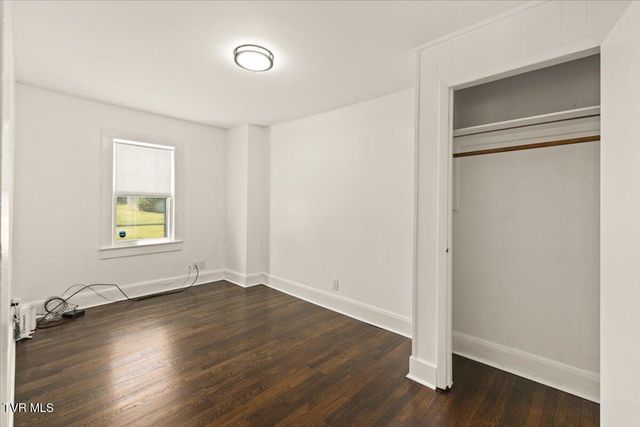 2736 West Walnut Street, Johnson City, TN 37604