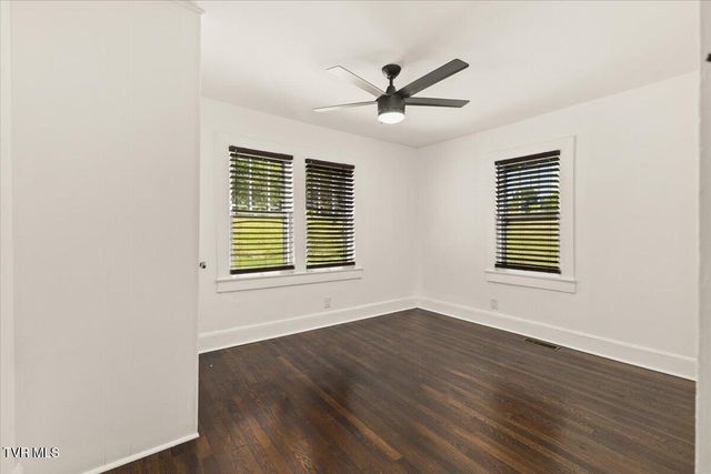 2736 West Walnut Street, Johnson City, TN 37604