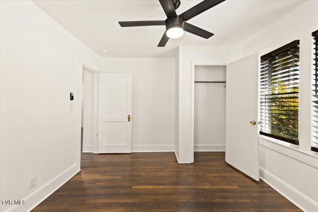 2736 West Walnut Street, Johnson City, TN 37604
