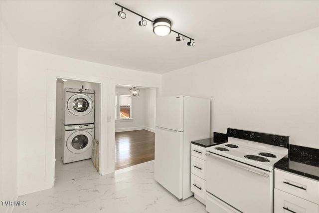 2736 West Walnut Street, Johnson City, TN 37604